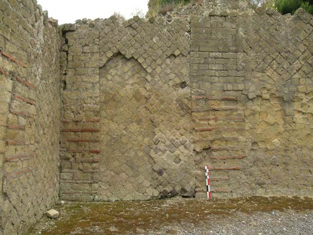 Ins. Orientalis II.4, Herculaneum, June 2006. South-east corner and south wall of large entrance hall. 
Photo courtesy of Nicolas Monteix.
