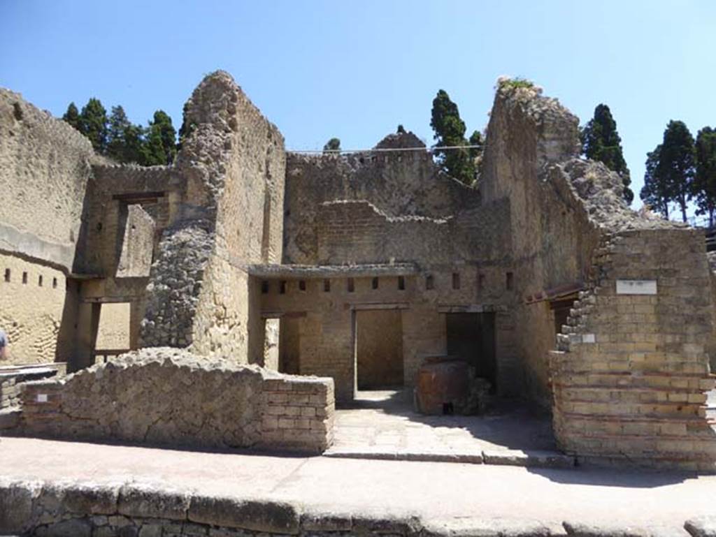 Ins. Orientalis II.5, Herculaneum. July 2015. Looking east to entrance doorway. Photo courtesy of Michael Binns.