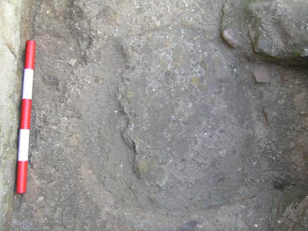 Ins Or II, 5, Herculaneum. May 2004. Detail of area of stove. Photo courtesy of Nicolas Monteix.