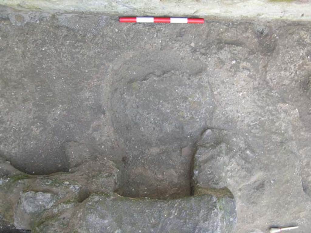 Ins Or II, 5, Herculaneum. May 2004. Area of stove/furnace in flooring. Photo courtesy of Nicolas Monteix.