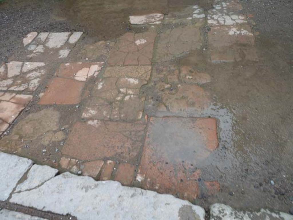 Ins. Orientalis II.5, Herculaneum. September 2015. Workshop flooring.