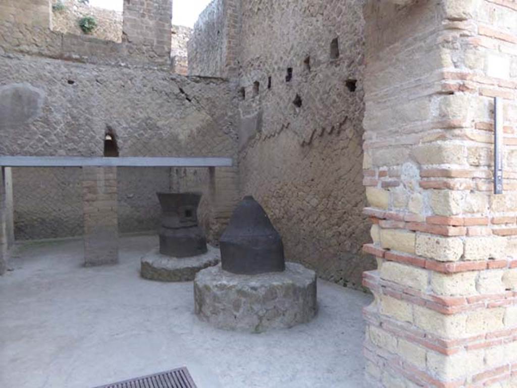 Ins. Or. II.8, Herculaneum, October 2014. Looking towards mills in bakery. Photo courtesy of Michael Binns.