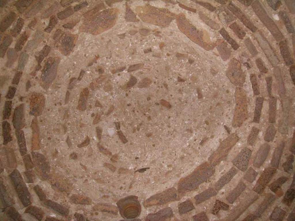 Ins Or II, 8, Herculaneum. December 2004. Detail from interior of oven. Photo courtesy of Nicolas Monteix.