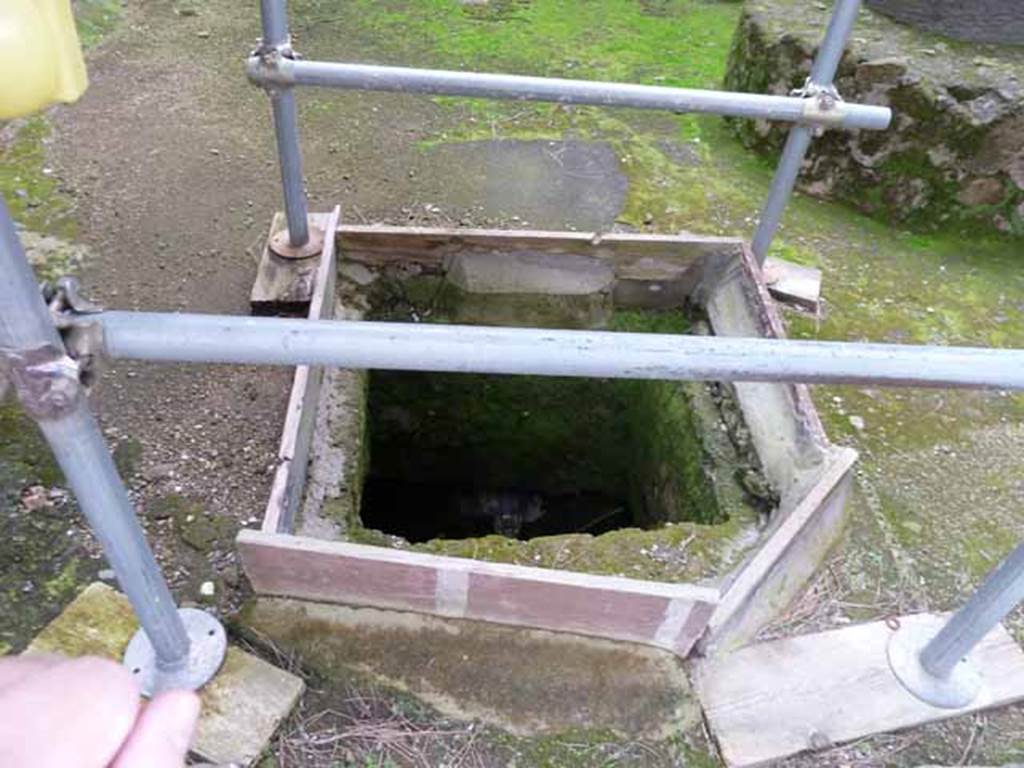 Ins. Orientalis II, 8, Herculaneum. May 2010. Drain during cleaning work.

