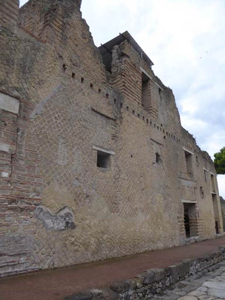 Ins.Or.II. 9/8, Herculaneum. October 2015. Looking south-east along Cardo V. Superiore.  The doorway to Ins.Or.II.8 is on the right. Photo courtesy of Michael Binns.
