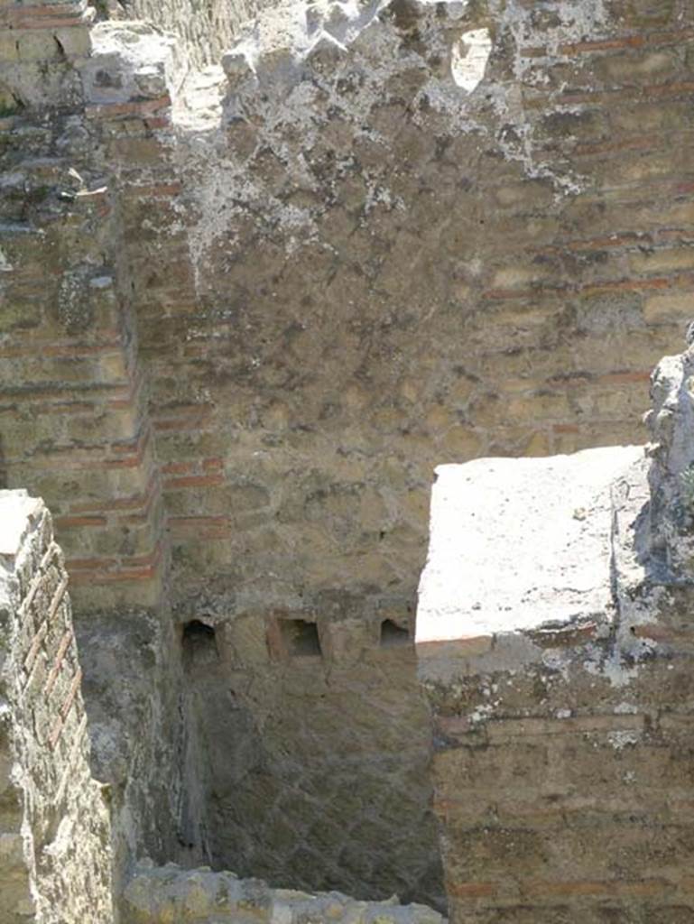 Ins Or II, 8, Herculaneum. May 2006. Upper floor.
Looking south above area of doorway towards an upper south wall of Ins. Or.II.7  Photo courtesy of Nicolas Monteix.
