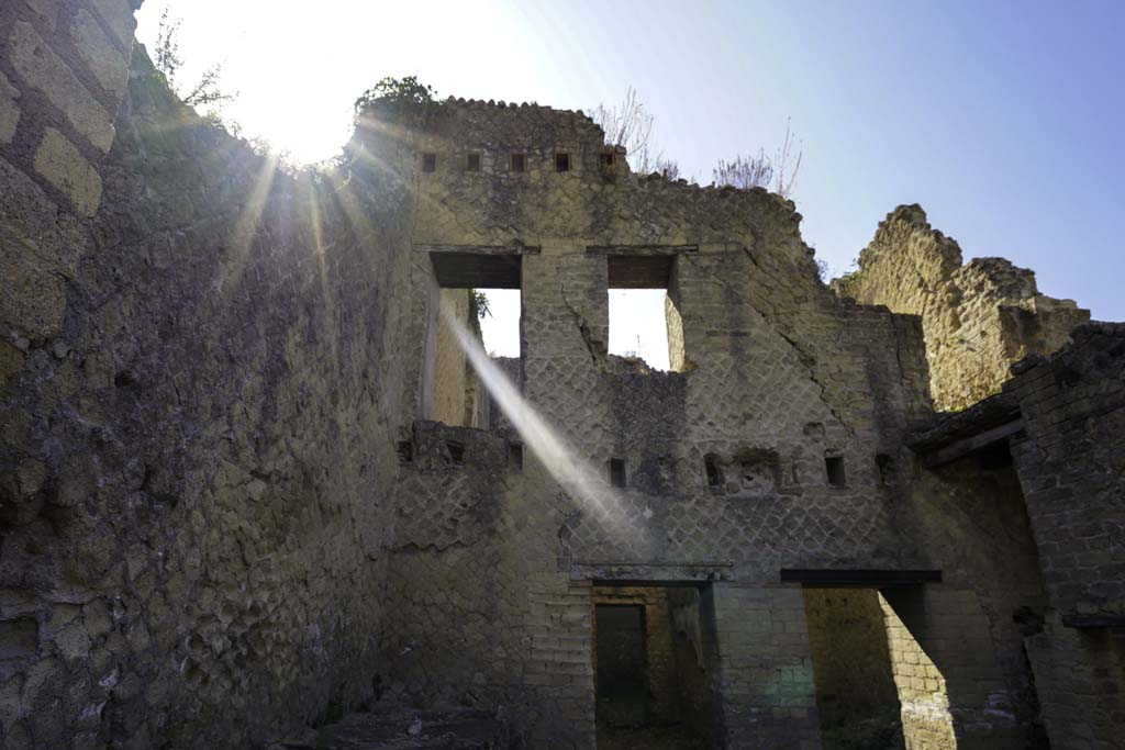 Ins. Or. II.18, Herculaneum, August 2021. 
Looking towards east wall with at least another two floors above. Photo courtesy of Robert Hanson.

