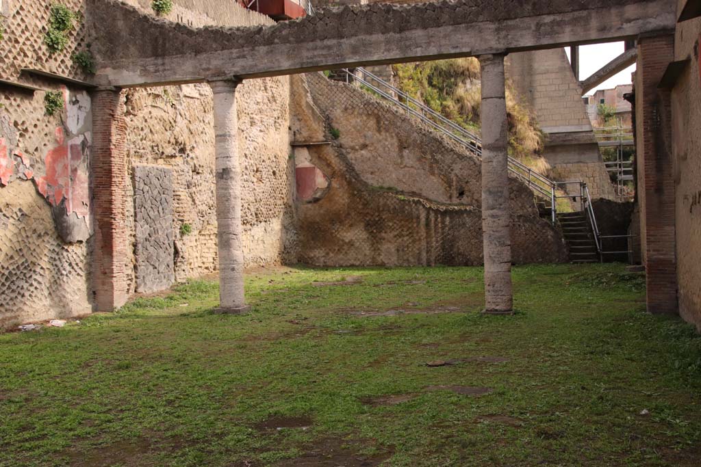 Ins. Orientalis II.19, Herculaneum. October 2020. Looking towards east end. Photo courtesy of Klaus Heese.