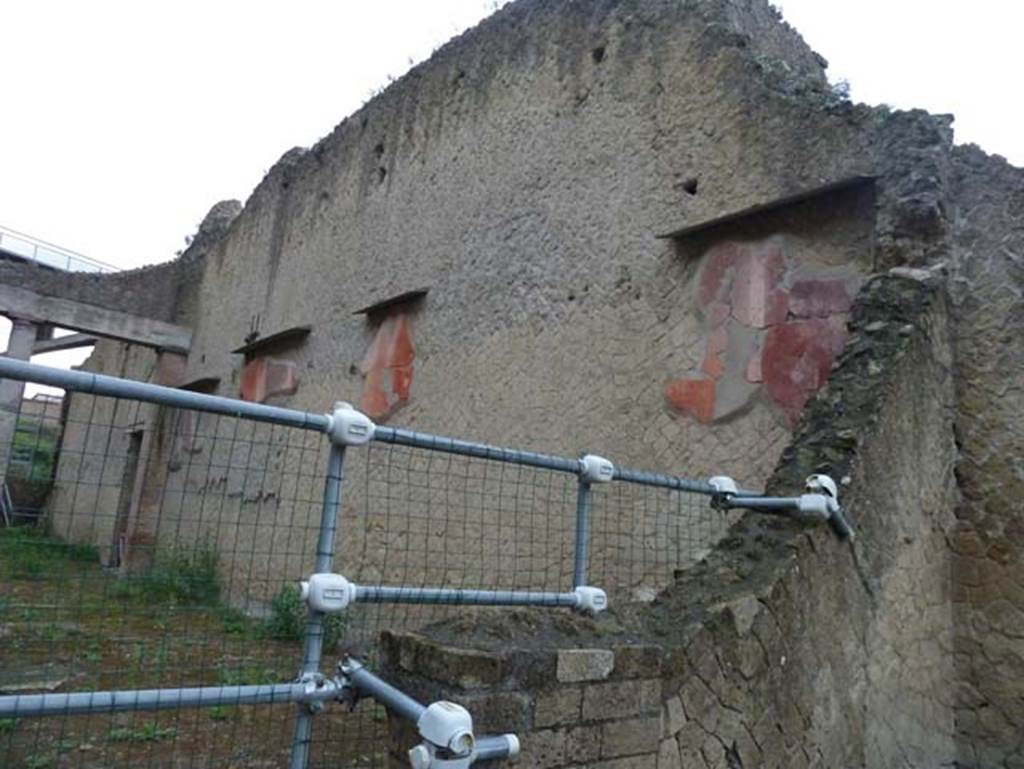 Ins. Orientalis II.19, Herculaneum. September 2015. Looking towards south wall.