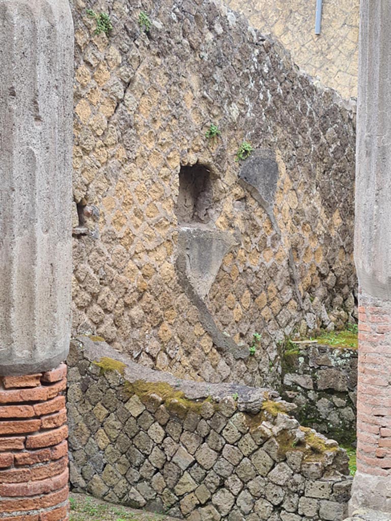 V.15 Herculaneum. May 2024. Kitchen area with niche in east wall. Photo courtesy of Klaus Heese.