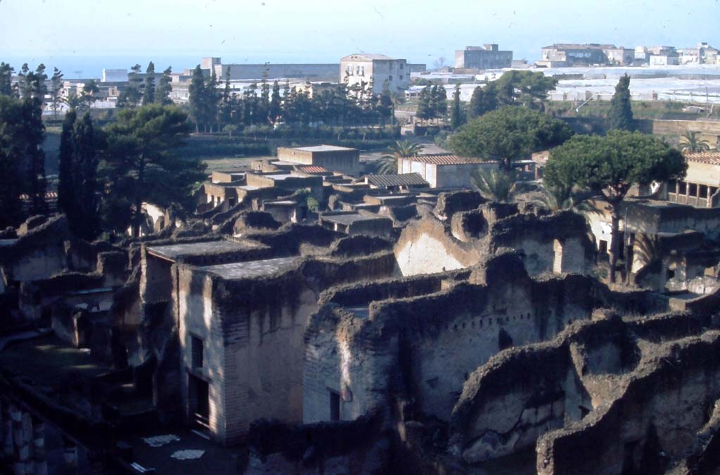 Herculaneum. 7th August 1976. Looking south-west across site at the rear of Ins.Or.II.4.
Photo courtesy of Rick Bauer, from Dr George Fay’s slides collection.

