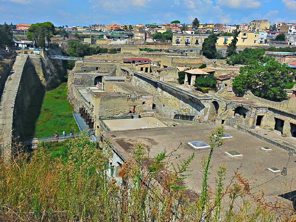 Herculaneum, photo taken between October 2014 and November 2019. 
Looking west from entrance roadway, above original beachfront. Photo courtesy of Giuseppe Ciaramella.
