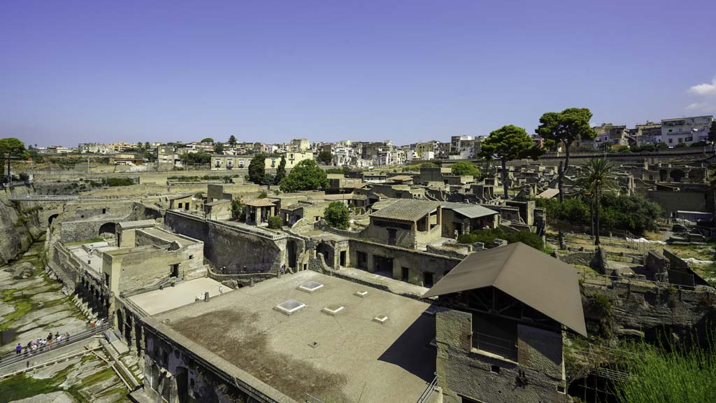 Herculaneum, August 2021. 
Looking north-west across site, from the access roadway above Suburban Baths. Photo courtesy of Robert Hanson.
