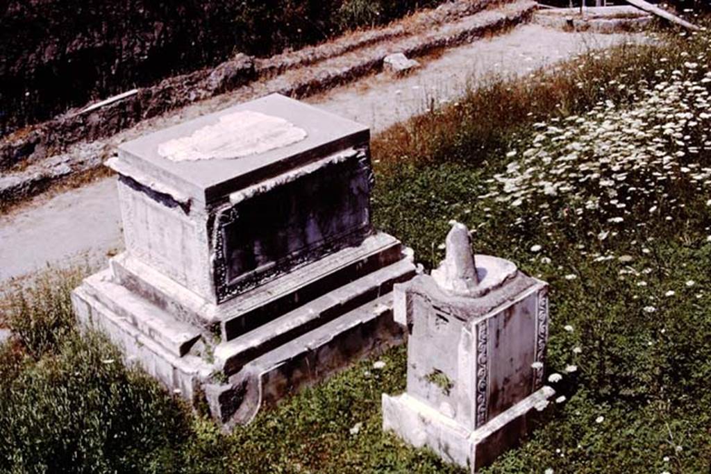 Herculaneum, 1975. Terrace of Marcus Nonius Balbus with altar and statue base. Photo by Stanley A. Jashemski.   
Source: The Wilhelmina and Stanley A. Jashemski archive in the University of Maryland Library, Special Collections (See collection page) and made available under the Creative Commons Attribution-Non Commercial License v.4. See Licence and use details. J75f0717
