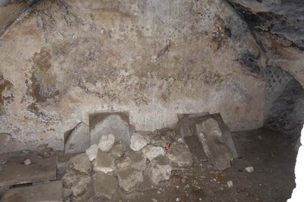 Suburban Baths, Herculaneum. June 2014. Room on the north of the main entrance doorway. Photo courtesy of Michael Binns.
