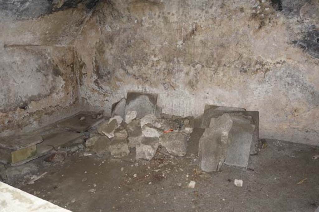 Suburban Baths, Herculaneum. June 2014. Room on the north of the main entrance doorway. Photo courtesy of Michael Binns.