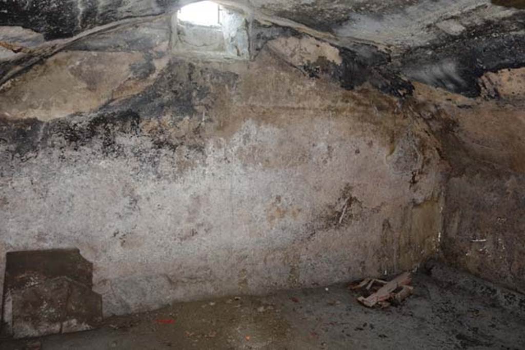 Suburban Baths, Herculaneum. June 2014. Room on south side of main entrance doorway. Photo courtesy of Michael Binns.