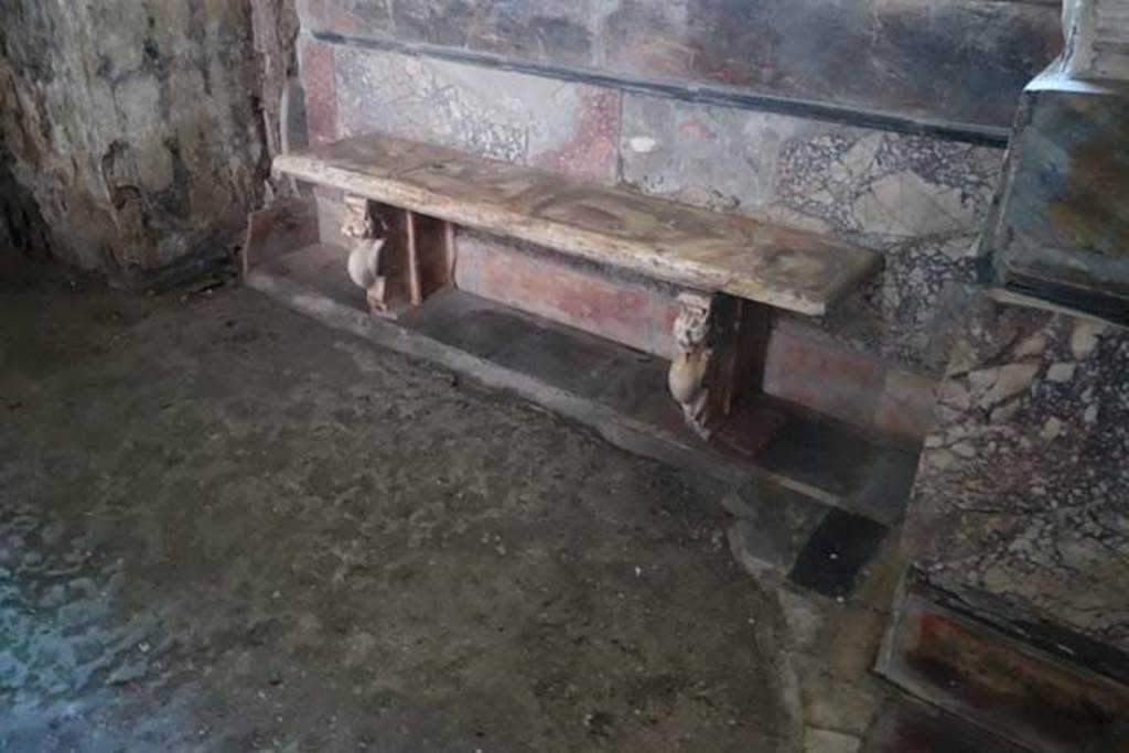 Suburban Baths, Herculaneum. June 2014. Third bench in tepidarium, in alcove against south wall under window. Photo courtesy of Michael Binns.
