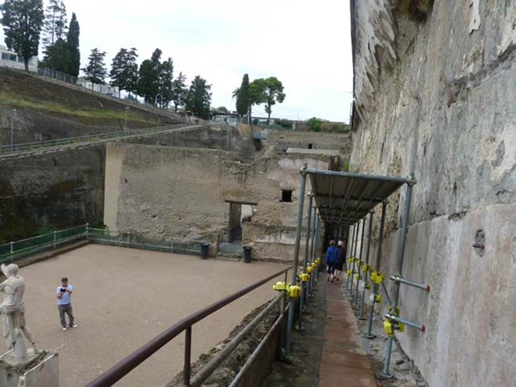 Herculaneum, September 2015. Looking west.