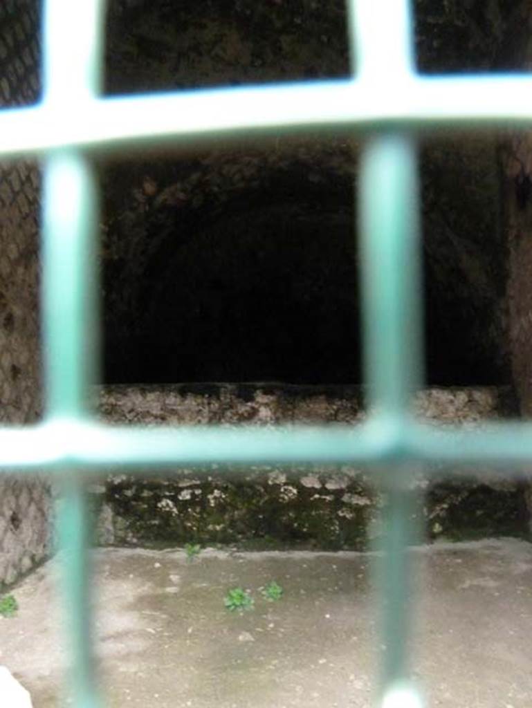 Herculaneum, September 2015. Sacred Area terrace. Room 5 of 6.