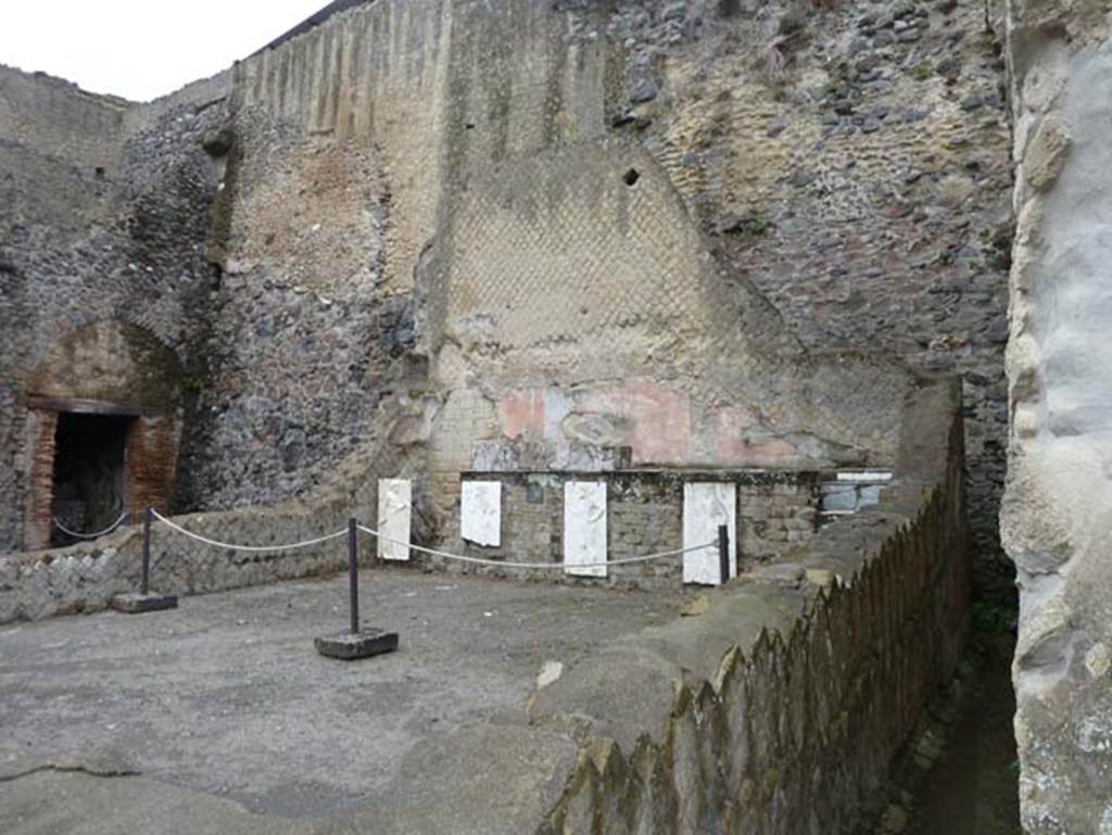 Herculaneum, September 2015. Sacred Area terrace, looking towards the shrine of the Four Gods.