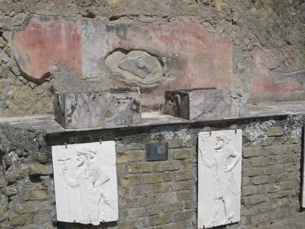 Herculaneum, August 2013. West end of shrine. Photo courtesy of Buzz Ferebee.