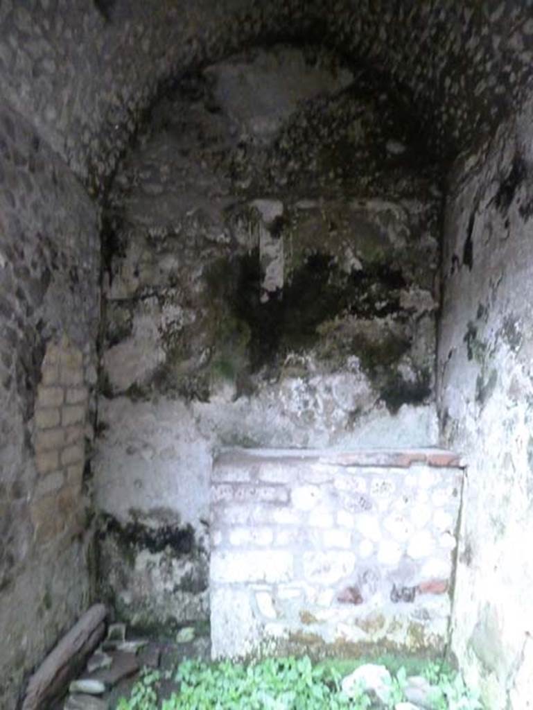 Herculaneum, September 2015. Sacred Area terrace, looking west in room in north-west corner.