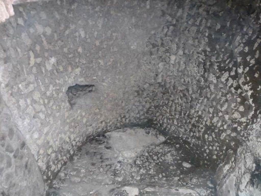 Herculaneum, September 2015. Sacred Area terrace, vaulted ceiling of room in north-west corner of terrace.