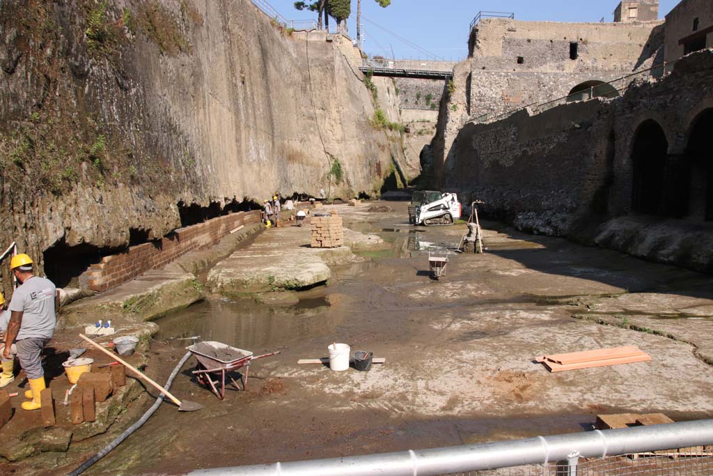 Herculaneum, Beachfront, September 2021. Looking west along the beachfront. Photo courtesy of Klaus Heese.