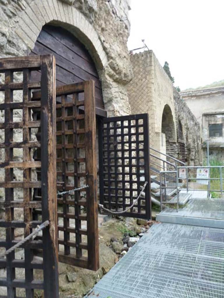 Beachfront, Herculaneum, September 2015. Looking east along the line of boatsheds.

