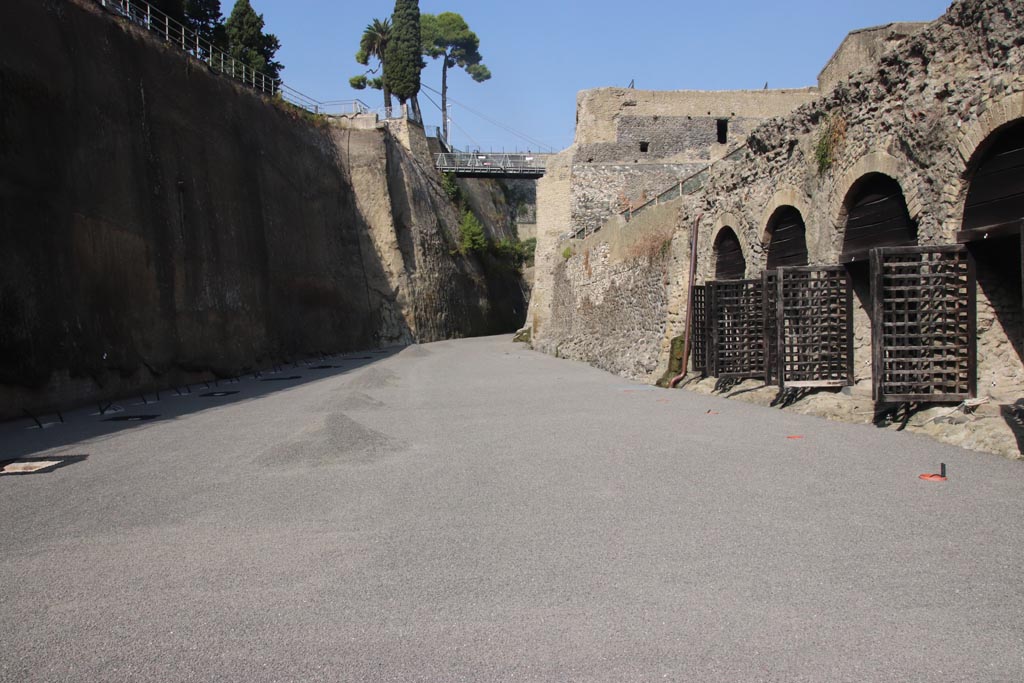 Herculaneum, October 2023. Looking west along the beachfront. Photo courtesy of Klaus Heese.