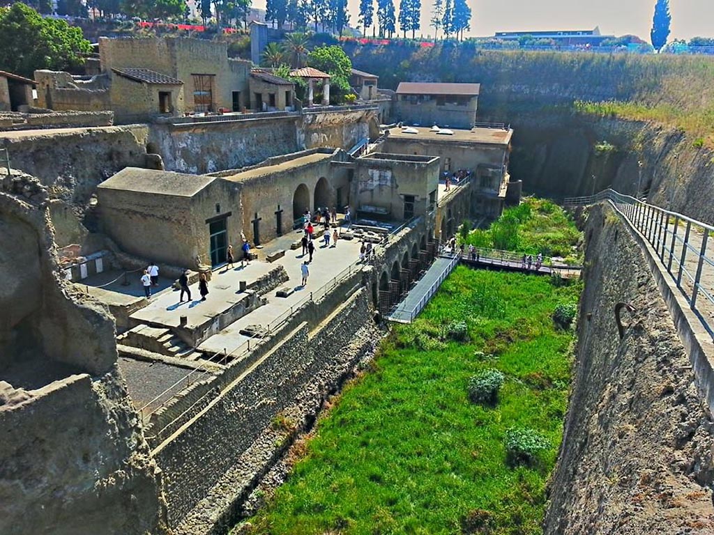 Herculaneum, photo taken between October 2014 and November 2019. 
Looking east along area of beachfront, below the Sacred Area. Photo courtesy of Giuseppe Ciaramella.
