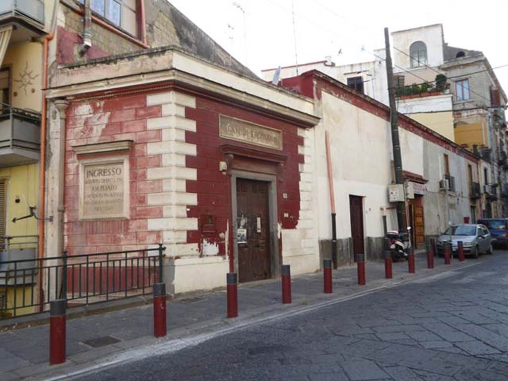 Herculaneum, July 2015. Entrance to ancient Theatre on Corso Resina. Photo courtesy of Michael Binns.
150730 60 E Teatro ingresso P1040059