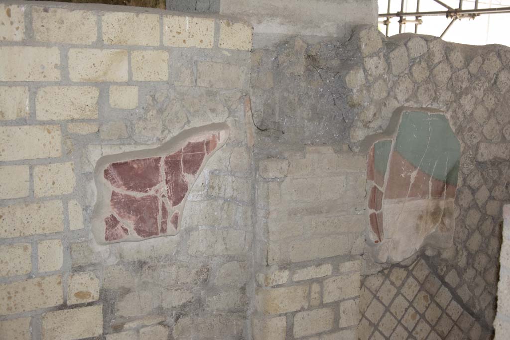 Villa dei Papiri, March 2019. Room (e) ala, looking towards south end of east wall, on left, and corridor (h), on right.
Foto Annette Haug, ERC Grant 681269 DÉCOR.

