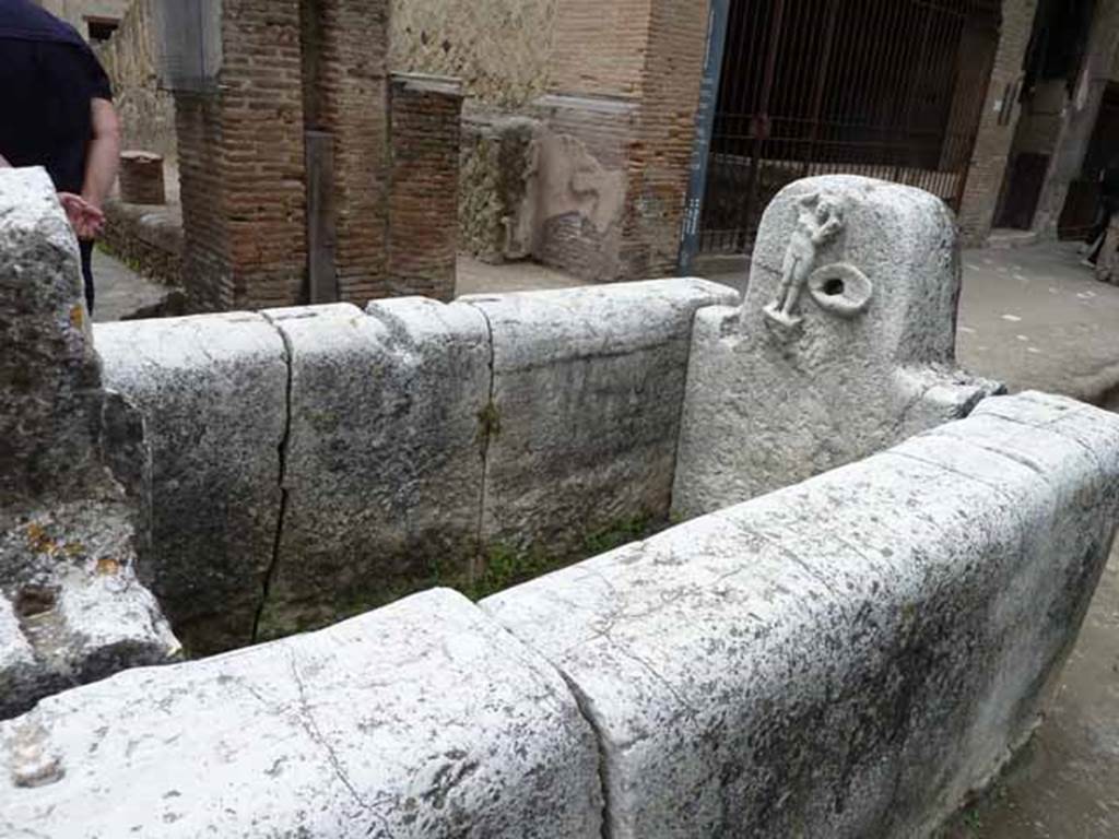 Fountain on Decumanus Maximus, Herculaneum, looking south-west. May 2010.