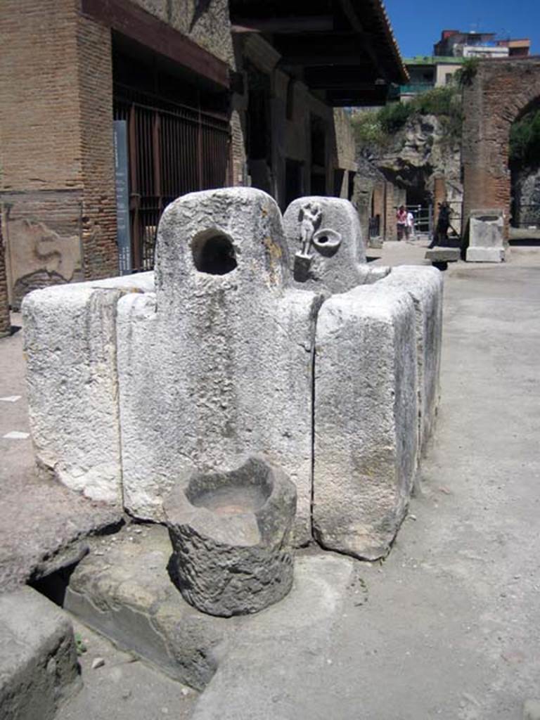 East side of fountain of Venus on Decumanus Maximus, Herculaneum. June 2011. Looking west. 
Photo courtesy of Sera Baker.

