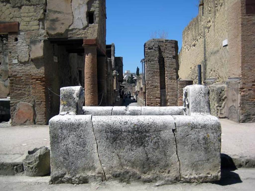 North side of fountain of Venus on Decumanus Maximus, south side, Herculaneum. June 2011. 
Looking south towards junction with Cardo IV.
Photo courtesy of Sera Baker.
