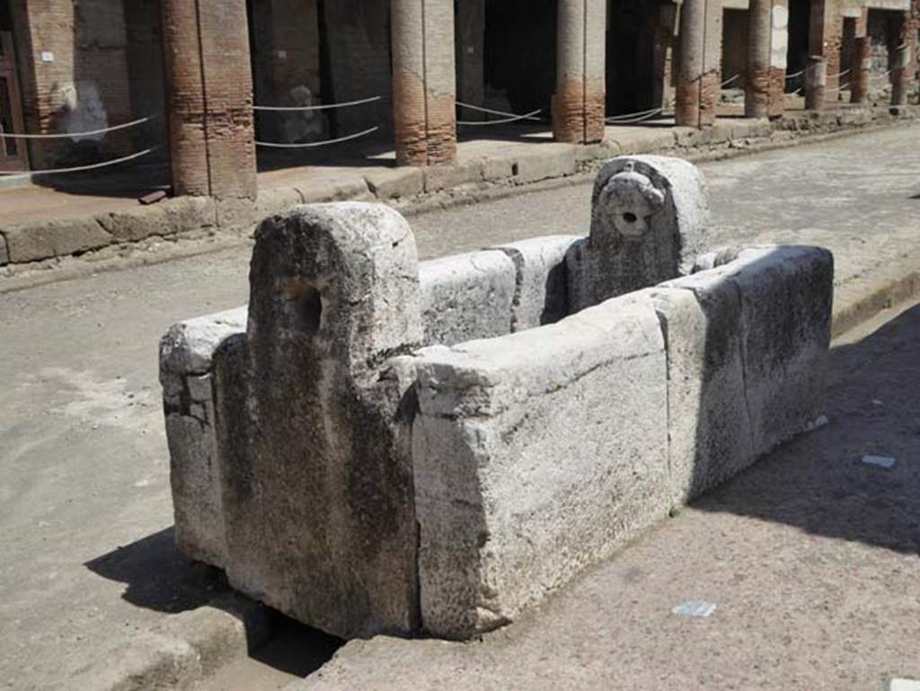 Fountain of Venus, Decumanus Maximus, Herculaneum. July 2015. Looking north-east across fountain. 
Photo courtesy of Michael Binns.
