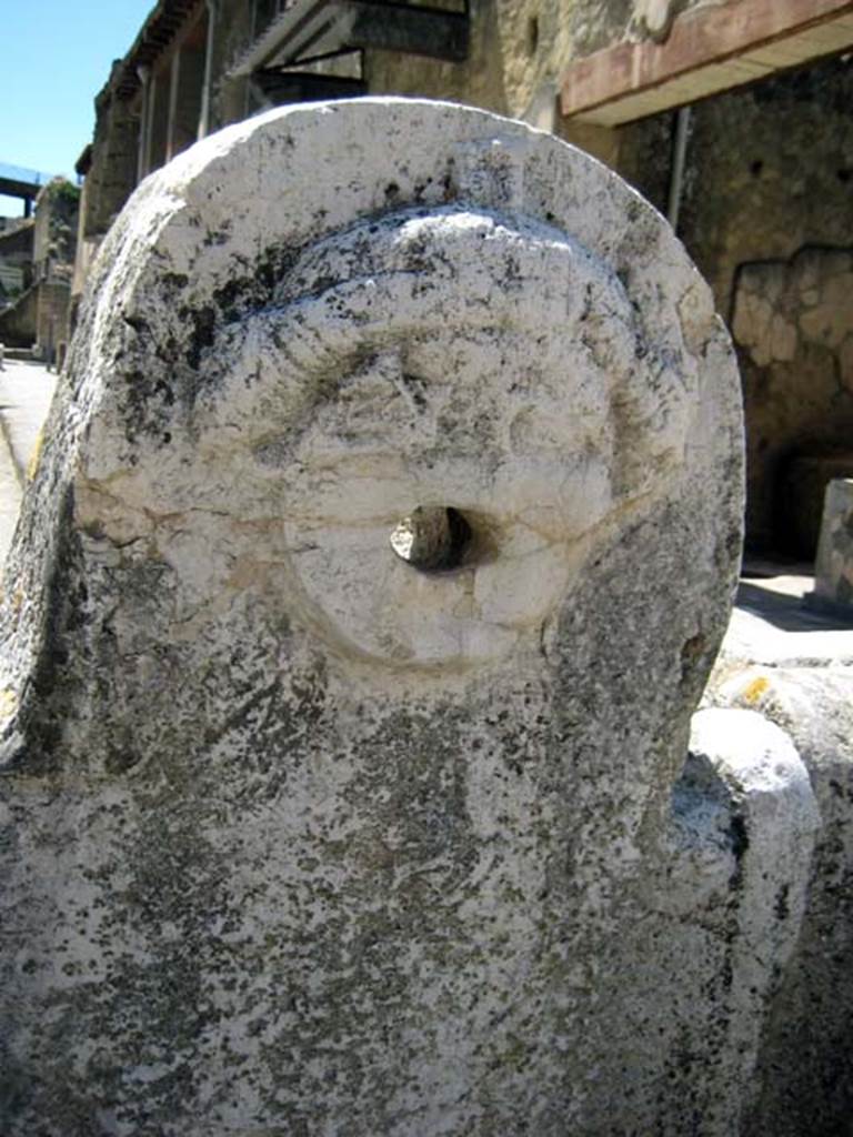 Fountain of Venus, Decumanus Maximus, Herculaneum. June 2011.  
Detail of face from east end of fountain. Photo courtesy of Sera Baker.


