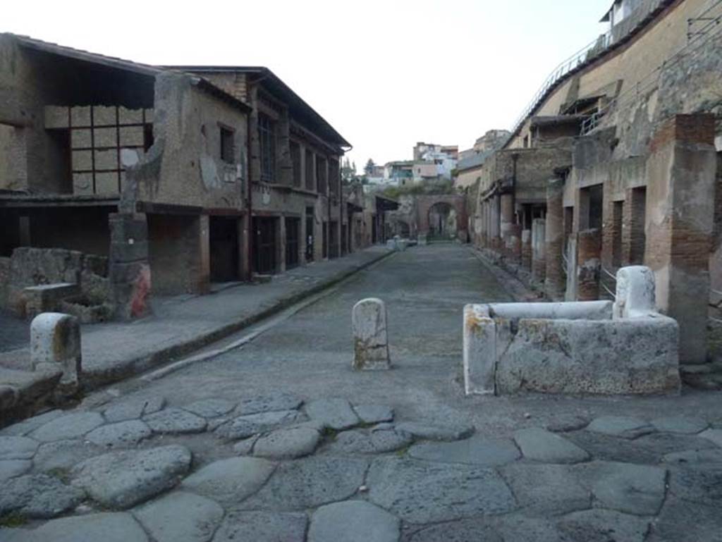 Decumanus Maximus, Herculaneum, October 2012. Looking west. Photo courtesy of Michael Binns.