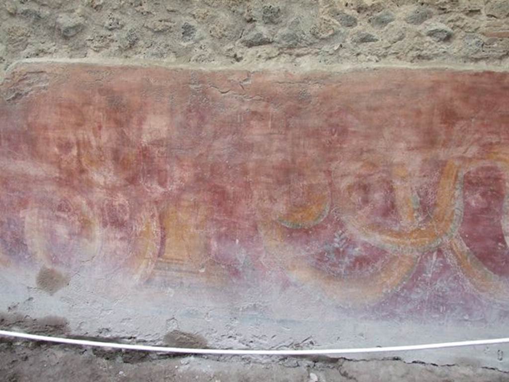 VII.11.13  Pompeii. December 2005. Painted street altar on outside wall.   