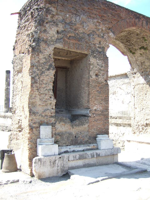Fountain in arch at north-east corner of Forum. May 2006. Detail of north side.