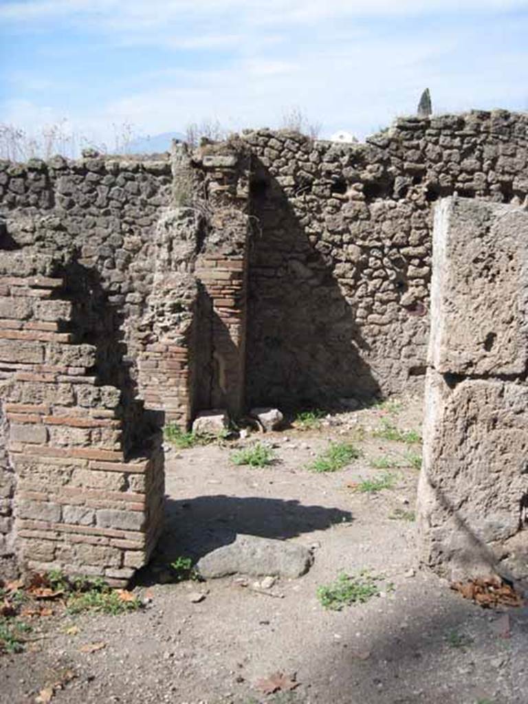 I.1.10 Pompeii. September 2010. Entrance doorway, looking north from unnamed vicolo. Photo courtesy of Drew Baker.