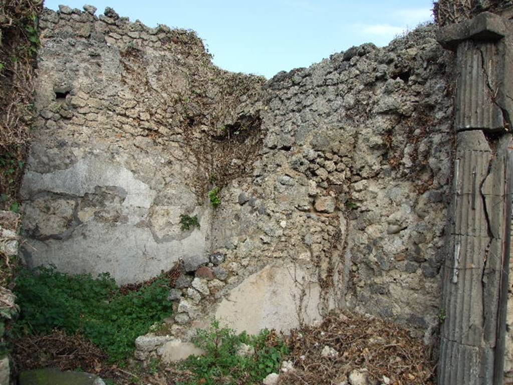 I.2.3 Pompeii. December 2006. North side of garden area. Small room in north east corner of house, together with small vestibule area with Etruscan column.
