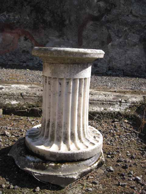 I.2.10 Pompeii. December 2006. Impluvium.