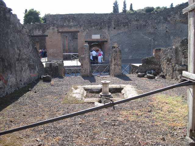 I.2.10 Pompeii. September 2010. North wall of tablinum. Photo courtesy of Drew Baker.
