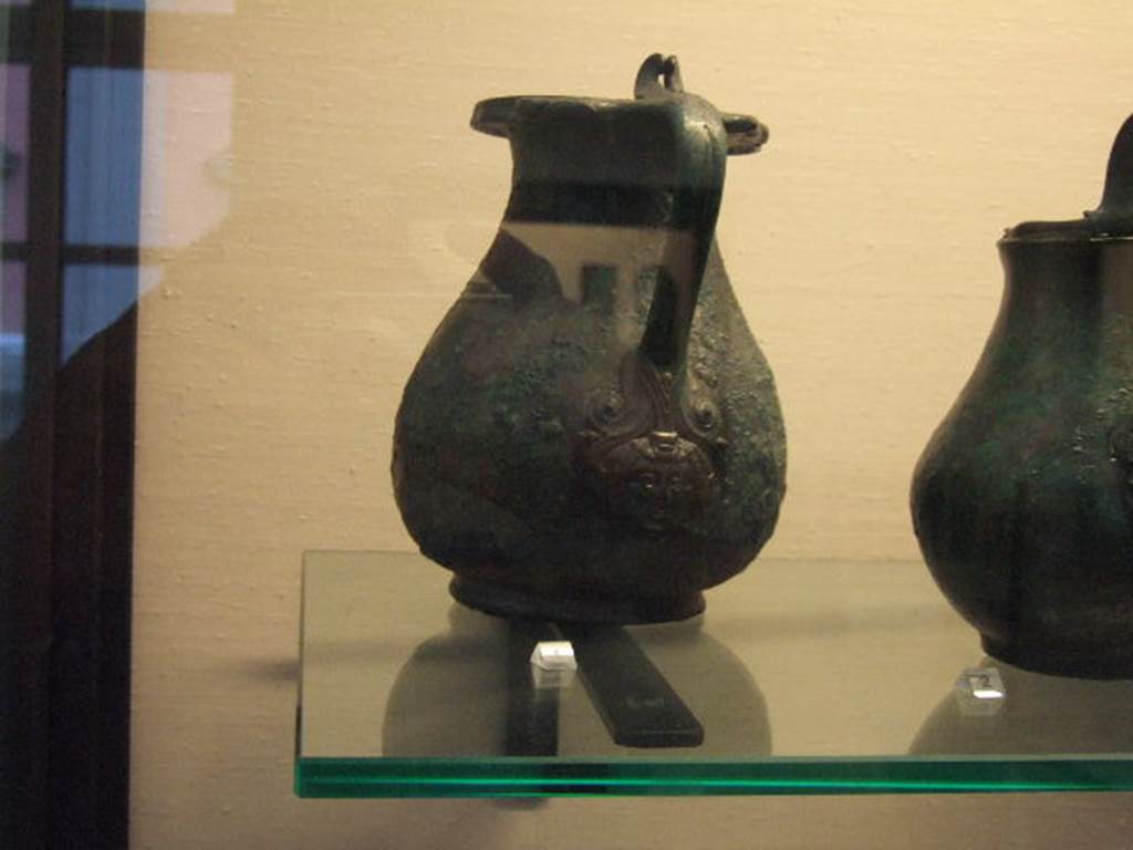 I.2.10 Pompeii.  Found in atrium. Bronze jug.  Now in Naples Archaeological Museum. Inventory number: 109817.
