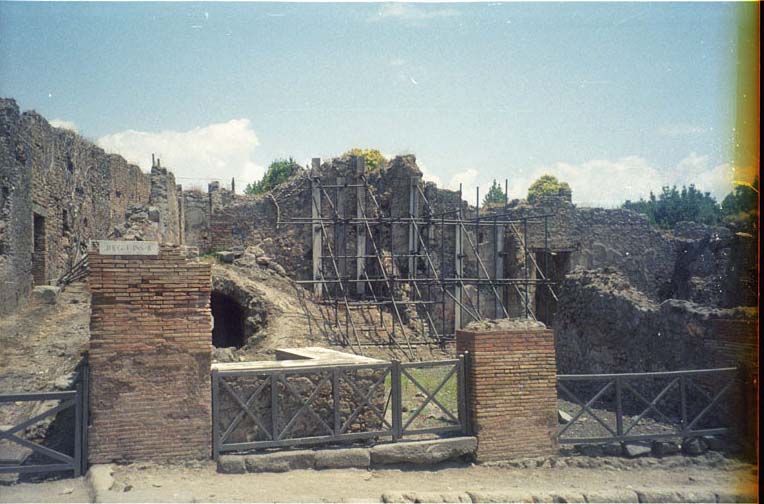 I.2.13 Thermopolium.  Linked to I.2.12.