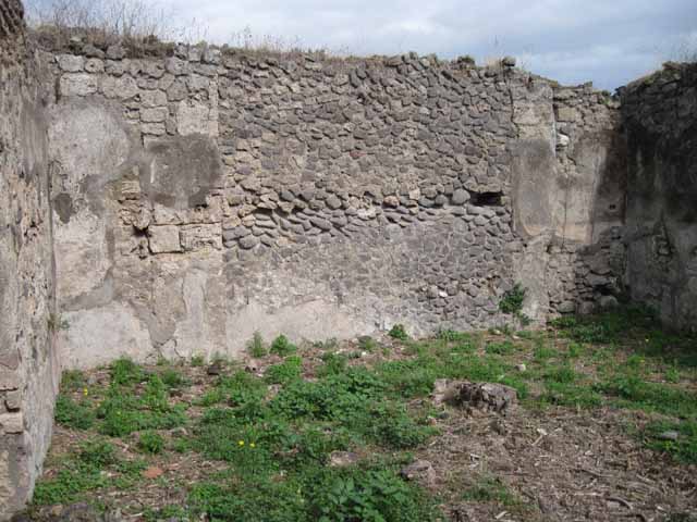 I.2.15 Pompeii.  December 2005.  Vaulted cistern, under the west side of the house.