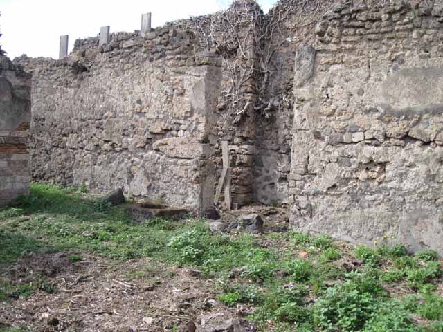 I.2.15 Pompeii. December 2005. Vaulted cistern partly visible from I.2.14 